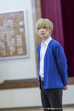 瀬戸祐介扮する志田周作。