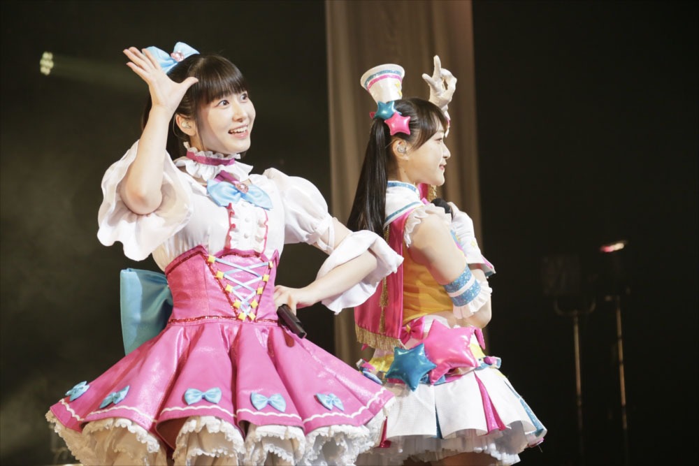左から桃山みらい役の林鼓子、萌黄えも役の久保田未夢。