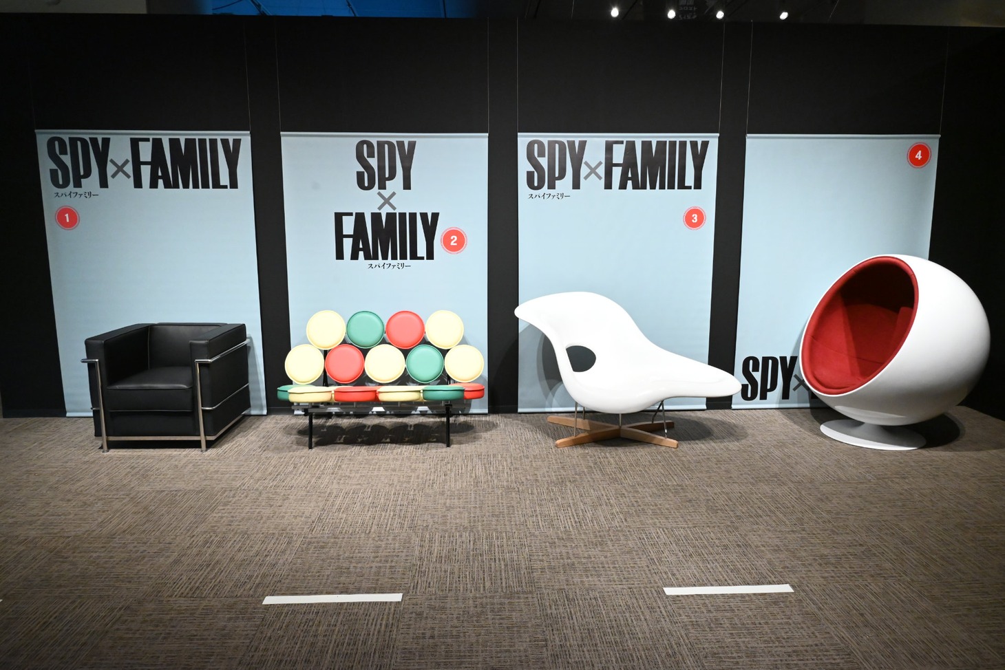 「SPY×FAMILY展」フォトスポット (c)遠藤達哉／集英社