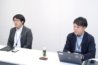 左からスーパーブックスの村井徹平氏、トーハンの和田隆氏。（撮影 / 宮津友徳）
