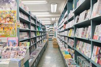 山下書店世田谷店のマンガコーナー。