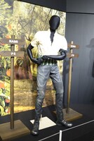 実写ドラマ「ONE PIECE」で使用されたゾロの衣装。