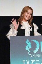 ハナマル役の高槻かなこ。