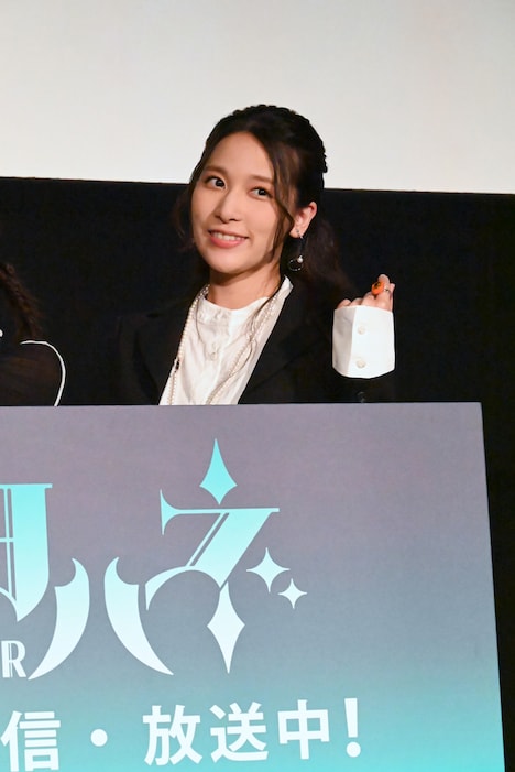 チカ役の伊波杏樹。