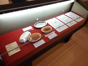 「クプルムの花嫁のセカイ展 ～おかわり～」の展示の様子。
