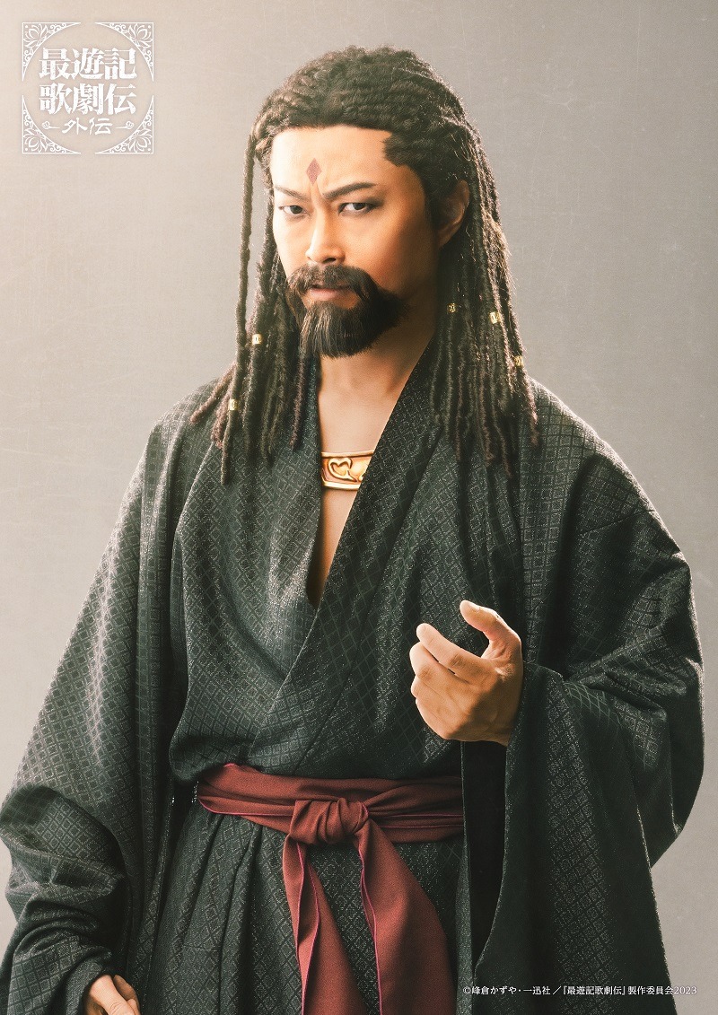 山崎雅志扮する李塔天。