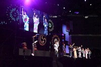 「『Fate/Grand Order』カルデア放送局 8周年SP ＋ 『flowers』Special Live」Hana Hopeによるライブの様子。