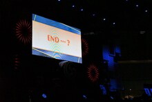 「ショートアニメ『Fate/Grand Order 藤丸立香はわからない』グランドフィナーレ」の様子。ステージ終了後、意味深な「END…？」の言葉が映し出された。