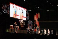 「『Fate/Grand Order』カルデア放送局 8周年SP ＋ 『flowers』Special Live」のクイズコーナーの様子。