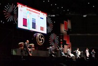 「『Fate/Grand Order』カルデア放送局 8周年SP ＋ 『flowers』Special Live」のクイズコーナーの様子。