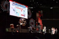 「『Fate/Grand Order』カルデア放送局 8周年SP ＋ 『flowers』Special Live」のクイズコーナーの様子。