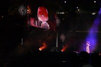 「『Fate/Grand Order』カルデア放送局 8周年SP ＋ 『flowers』Special Live」Hana Hopeによるライブの様子。