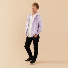 「『名探偵コナン』安室透×古谷徹コラボレーションアイテム ジップアップパーカー 2023バースデー記念モデル（ラベンダー）」