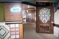 「リコリス・リコイル展 ～seize the day～」の様子。