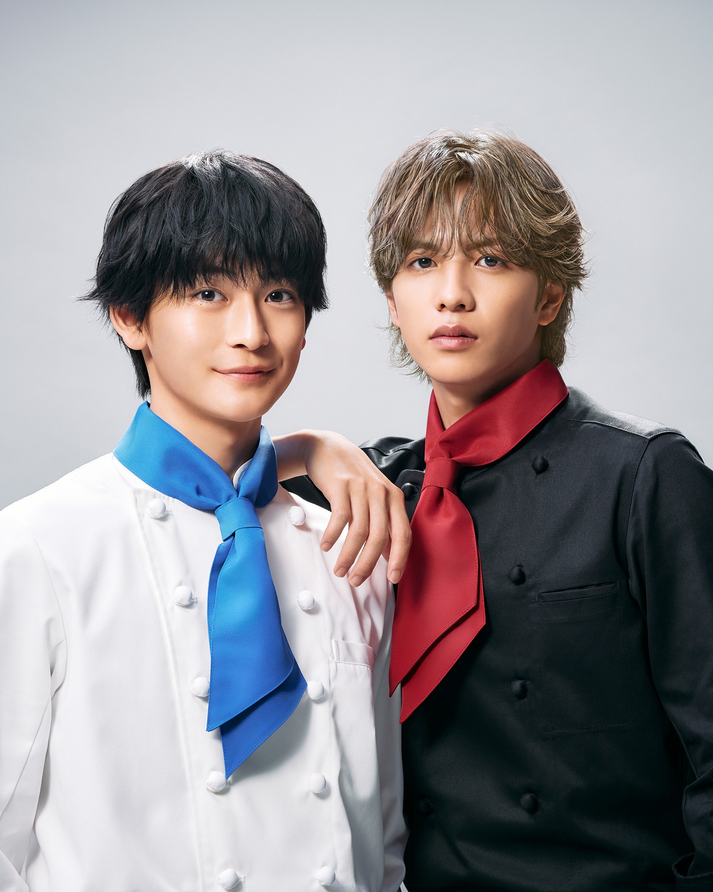 左から高橋文哉扮する北田岳、志尊淳扮する朝倉海。(c)TBS