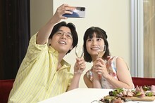 ドラマ「●●ちゃん」より、大久保桜子演じる真湖と、田村健太郎扮する黒川国和。(c)ABC