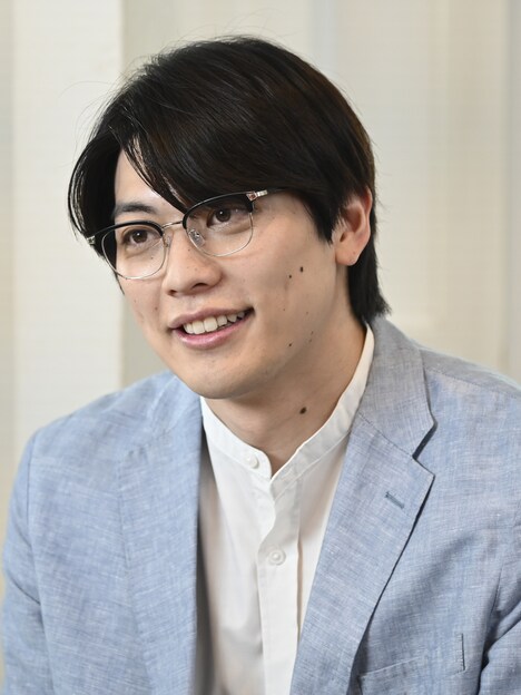 東啓介扮する高橋彰吾。(c)ABC