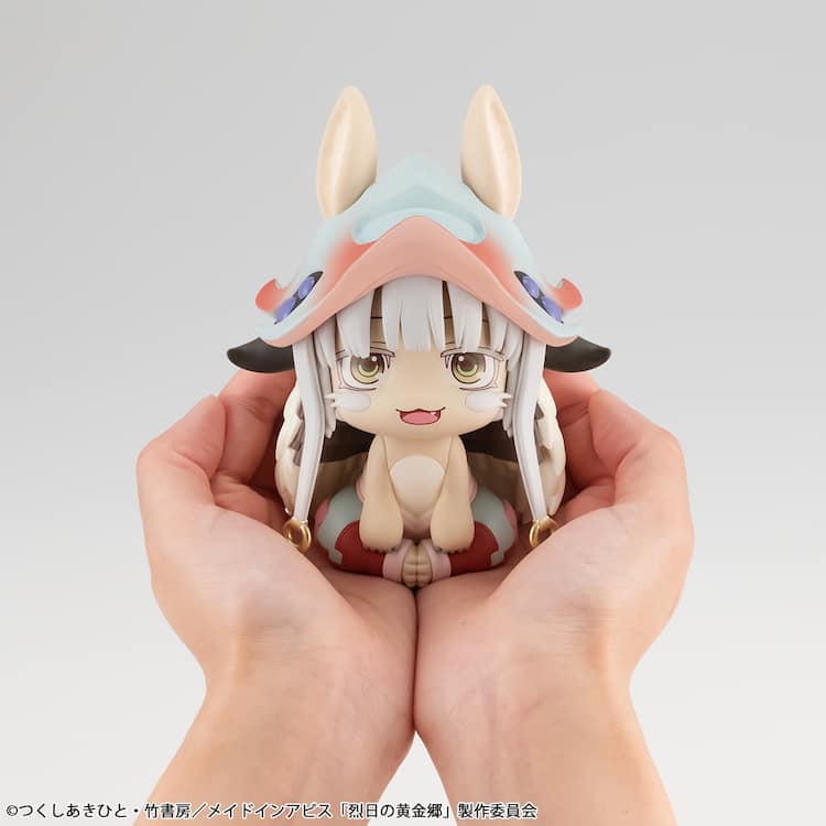 メイドインアビス」ナナチと目が合うフィギュア リラックスしたポーズ 