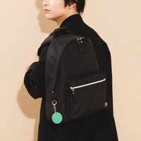 「影山茂夫 モデル バックパック モブサイコ100 III」の着用イメージ。