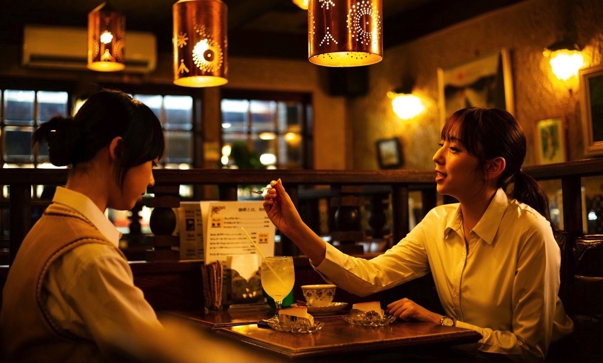 映画「尾かしら付き。」より。