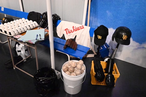 「西浦高校 グラウンドベンチ」コーナーの様子。