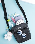 repipi armarioとのコラボによるショルダーバッグ。