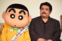 左から野原しんのすけ、鈴木もぐら。