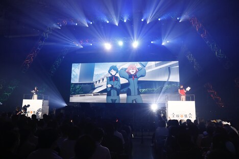 左から悠木碧と井澤詩織。