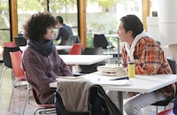 左から菅田将暉演じる久能整、志尊淳演じる相良レン。