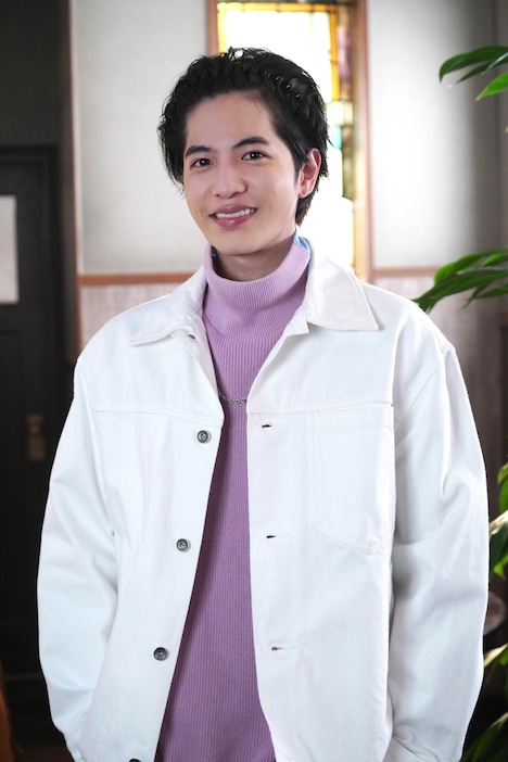 相良レン役の志尊淳。