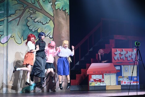 舞台「THEATER MILANO-Za オープニングシリーズ LIVE STAGE『ぼっち・ざ・ろっく!』」より。