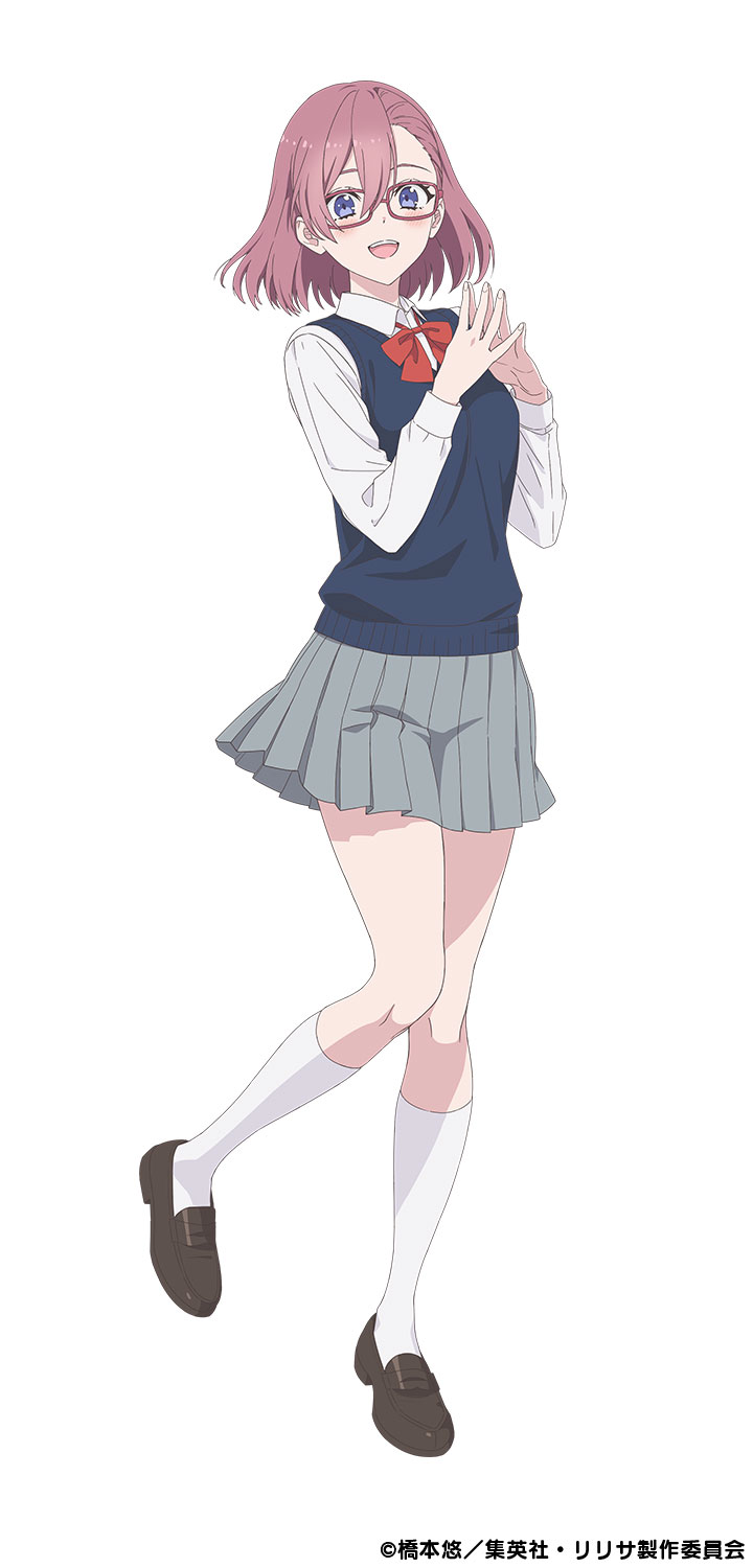 制服姿の天乃リリサ（CV：前田佳織里）。高校1年生。漫画やアニメが好きなオタク女子。特に作中に登場する女の子の衣装が大好き。中学生の頃に初めて参加したイベントをきっかけに、リリエルへの愛をコスプレで表現する。コスプレのクオリティはリリエルオタクの奥村が驚嘆するレベル。(c)橋本悠／集英社・リリサ製作委員会