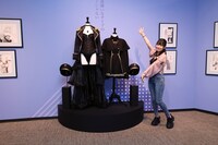 「5th Anniversary『その着せ替え人形は恋をする』展覧会」東京会場の内覧会に参加したあかせあかり。