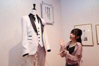 「5th Anniversary『その着せ替え人形は恋をする』展覧会」東京会場の内覧会に参加したあかせあかり。