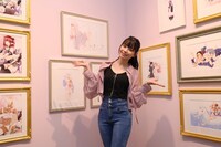 「5th Anniversary『その着せ替え人形は恋をする』展覧会」東京会場の内覧会に参加したあかせあかり。