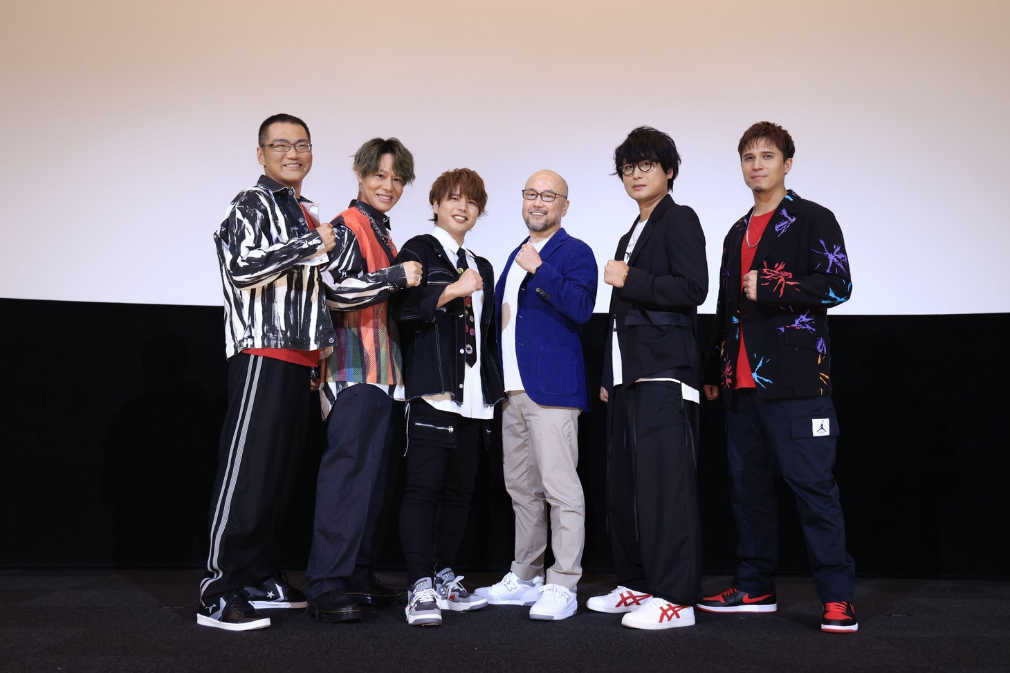 「COURT SIDE in THEATER FINAL」の登壇者。左から赤木剛憲役の三宅健太、流川楓役の神尾晋一郎、宮城リョータ役の仲村宗悟、井上雄彦、三井寿役の笠間淳、桜木花道役の木村昴。
