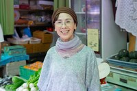 松金よね子扮する中條悦子。