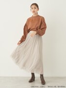 「夏目友人帳 ニャンコ先生刺繍ブラウス」着用イメージ。