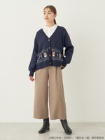 「夏目友人帳 ニャンコ先生ニットカーディガン」着用イメージ。