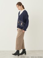 「夏目友人帳 ニャンコ先生ニットカーディガン」着用イメージ。