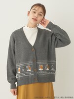 「夏目友人帳 ニャンコ先生ニットカーディガン」着用イメージ。