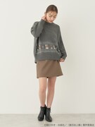 「夏目友人帳 ニャンコ先生ニットプルオーバー」着用イメージ。