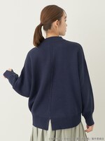 「夏目友人帳 ニャンコ先生ニットプルオーバー」着用イメージ。