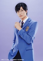 里中将道扮する鳳鏡夜。