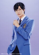 里中将道扮する鳳鏡夜。