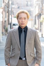 音尾琢真扮する窪。(c)山川直輝・朝基まさし／講談社／ドラマ「マイホームヒーロー」製作委員会・MBS