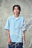 中田圭祐扮する維井莇。 (c)「灰色の乙女」 製作委員会・MBS