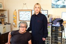 左から板垣恵介、SKY-HI。