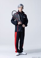 パース・ナクン扮するQ・P。