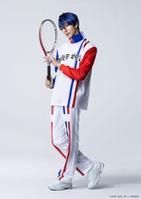 鮎川太陽扮するトリスタン・バルドー 。